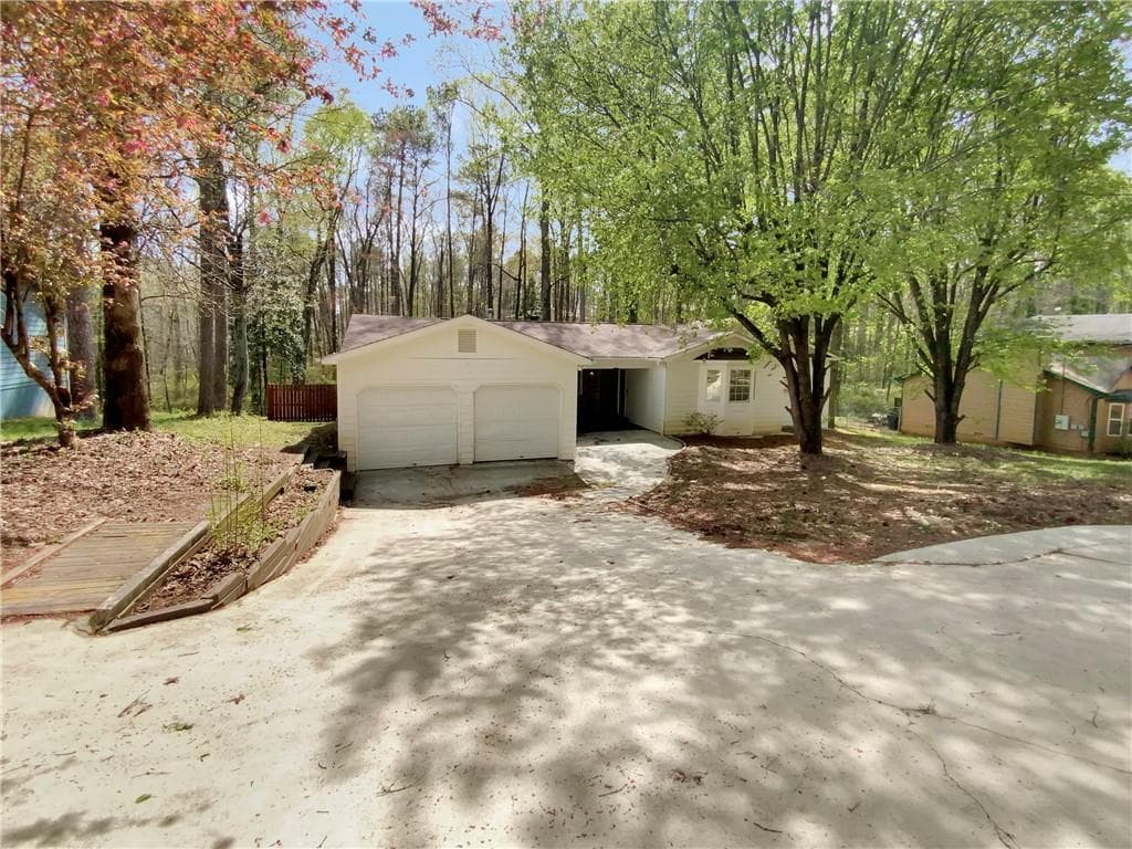 3 bedroom, 2 bathroom single family residence sold at 391 Smyrna Powder Springs Road, Marietta, GA 30060