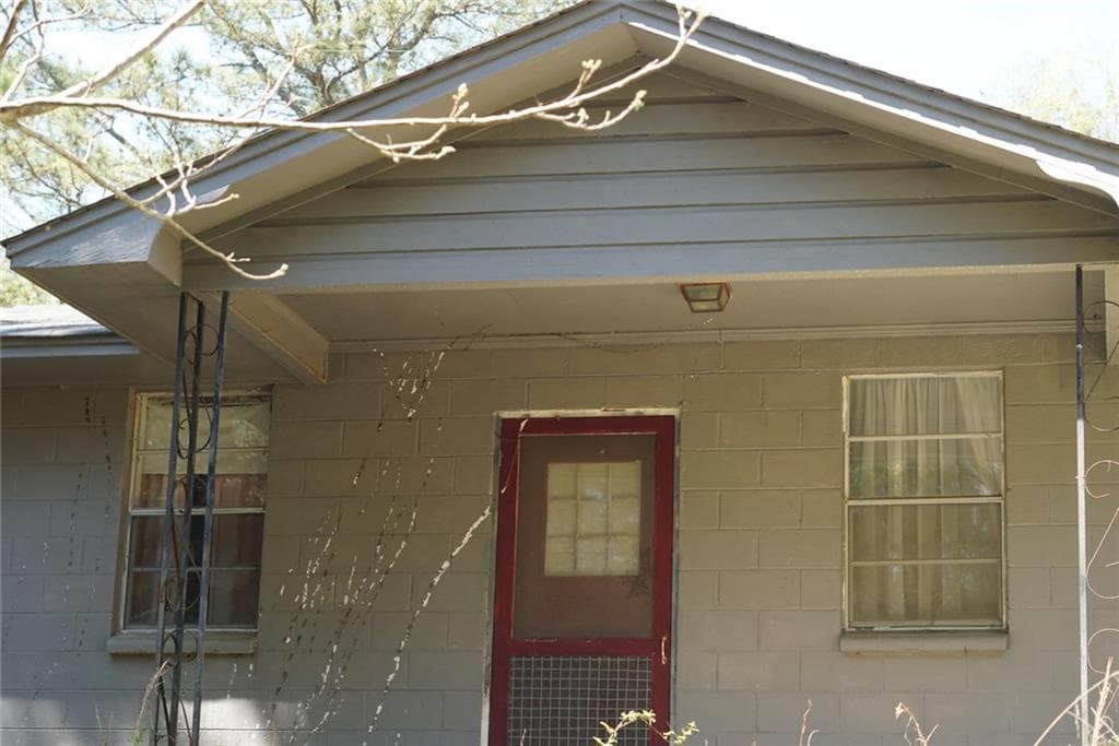 3 bedroom, 1 bathroom, 1,062 sq ft single family residence under contract at 1415 Bobby Brown St Pk Road, Elberton, GA 30635