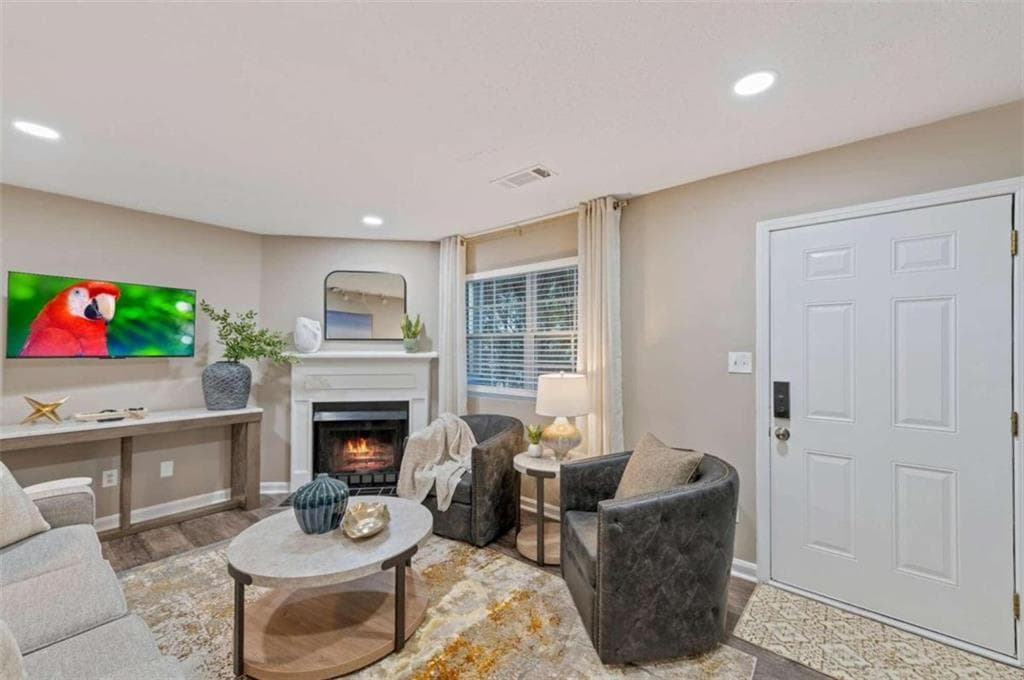 3 bedroom, 3 bathroom townhouse for rent at 122 Bentley Parkway, Woodstock, GA 30188 for $4,650 a month — photo 2