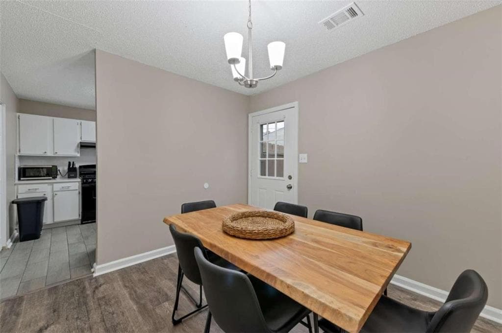 3 bedroom, 3 bathroom townhouse for rent at 124 Bentley Parkway, Woodstock, GA 30188 for $4,650 a month — photo 5