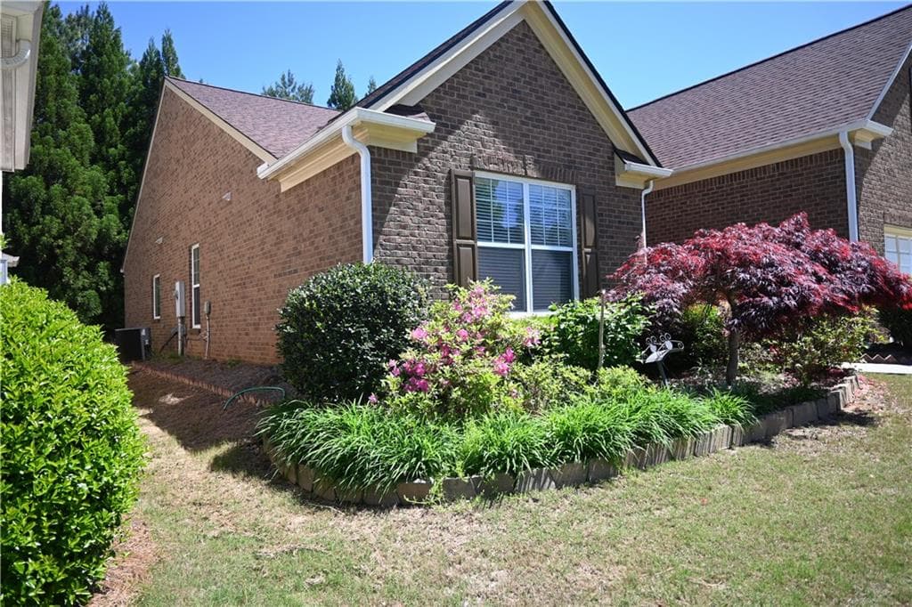 4 bedroom, 3 bathroom, 2,420 sq ft single family residence under contract at 2816 Staunton Drive, Duluth, GA 30097 — photo 3