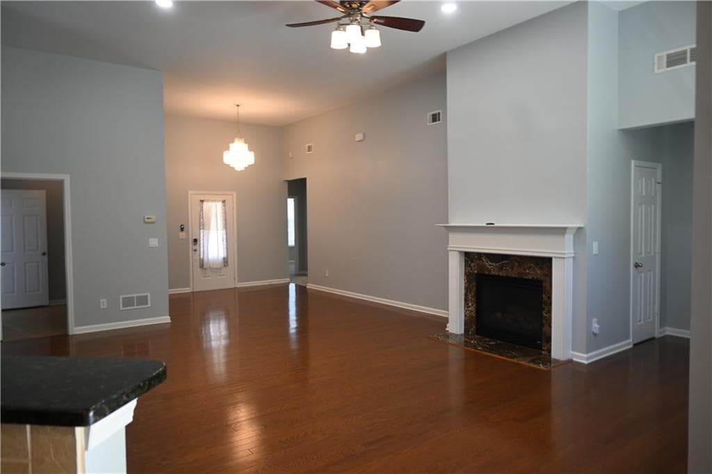 4 bedroom, 3 bathroom, 2,420 sq ft single family residence under contract at 2816 Staunton Drive, Duluth, GA 30097 — photo 4