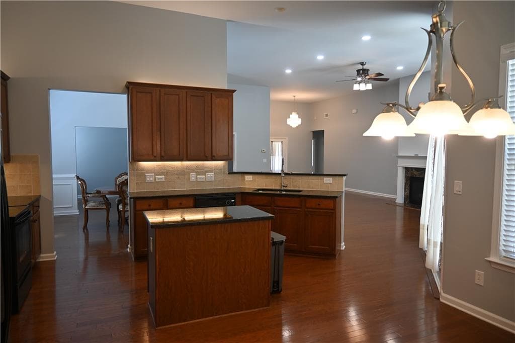 4 bedroom, 3 bathroom, 2,420 sq ft single family residence under contract at 2816 Staunton Drive, Duluth, GA 30097 — photo 5