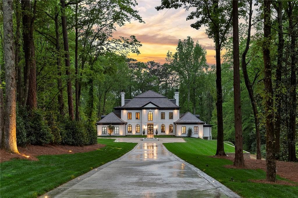 6 bedroom, 8 bathroom, 9,946 sq ft single family residence sold at 3860 Northside Drive, Atlanta, GA 30305