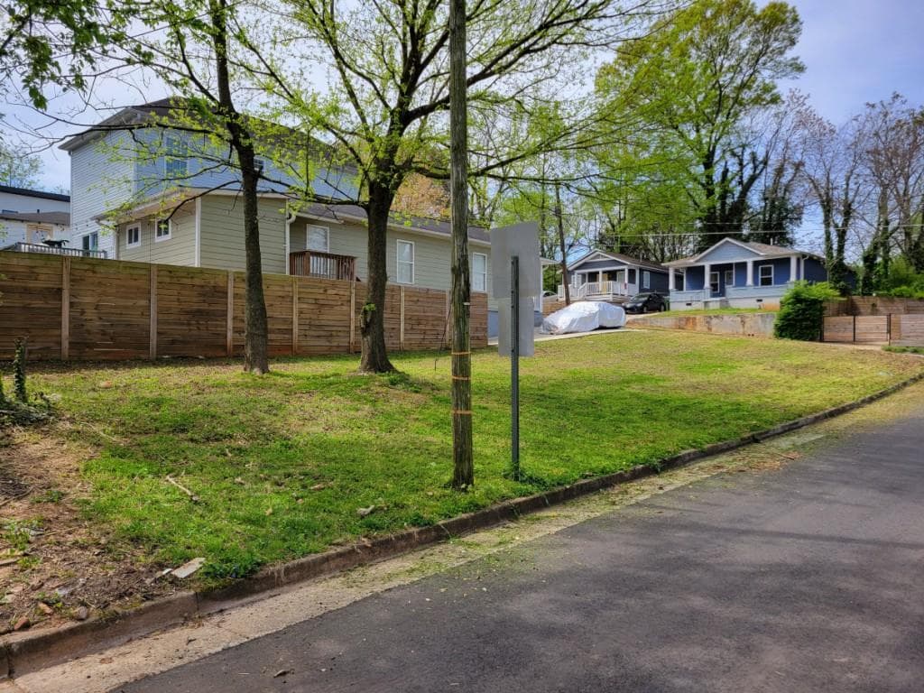 single family residence for sale at 1042 West Avenue, Atlanta, GA 30315 — photo 2