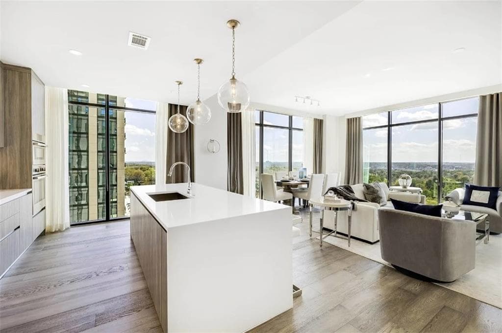 3 bedroom, 3 bathroom, 1,996 sq ft apartment for rent at 2965 Peachtree Road 1402, Atlanta, GA 30305 for $6,630 a month — photo 1 of 34