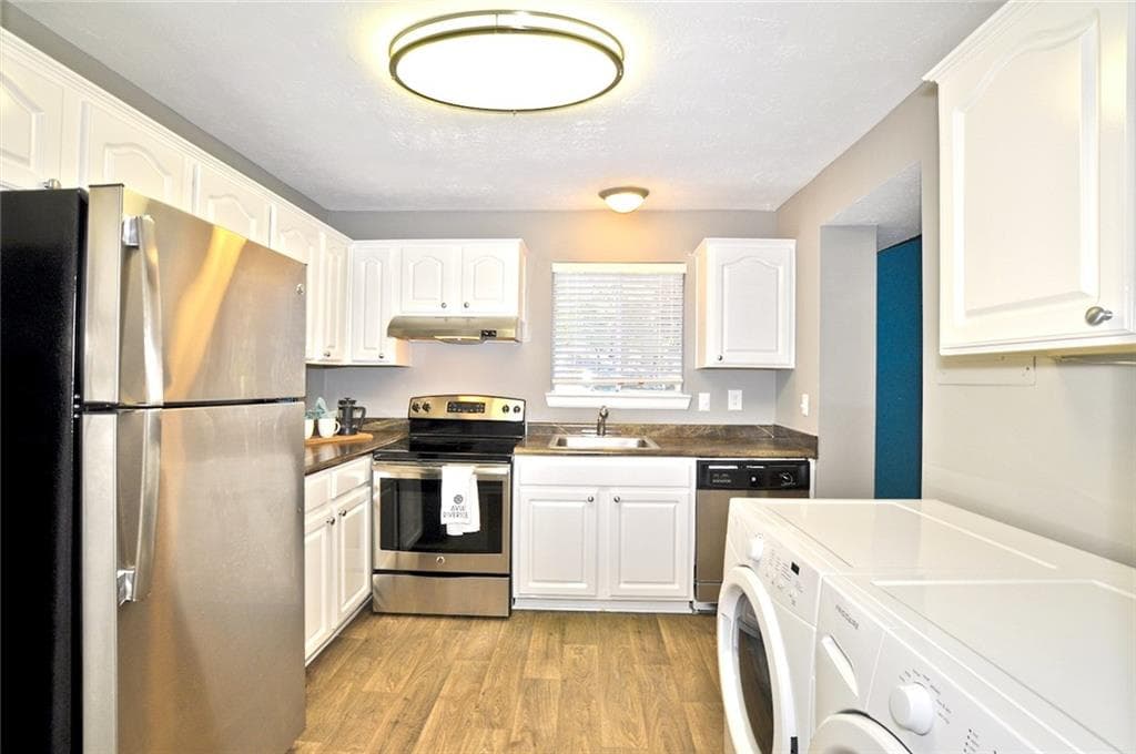 2 bedroom, 2 bathroom, 1,258 sq ft apartment for rent at 100 Chattahoochee Circle 1512, Roswell, GA 30075 for $1,550 a month — photo 1 of 35