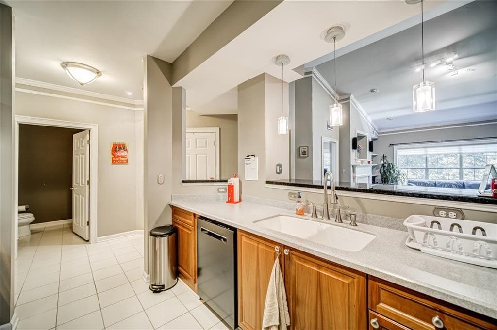 2 bedroom, 3 bathroom, 1,613 sq ft condominium for rent at 3275 Lenox Road 407, Atlanta, GA 30324 for $2,900 a month — photo 4