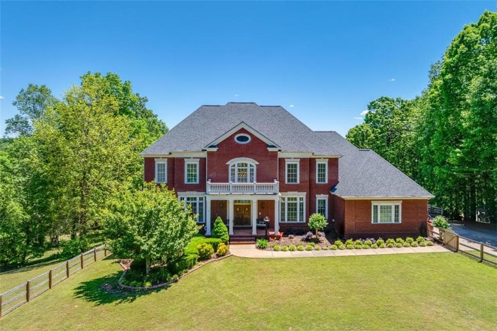 6 bedroom, 7 bathroom single family residence sold at 568 Barron Drive, Commerce, GA 30529