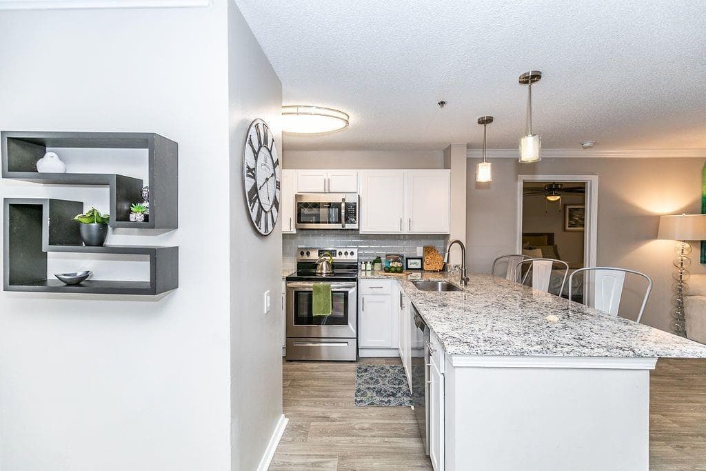 1 bedroom, 1 bathroom, 698 sq ft apartment for rent at 1401 W Paces Ferry Road 3210, Atlanta, GA 30327 for $1,238 a month — photo 5