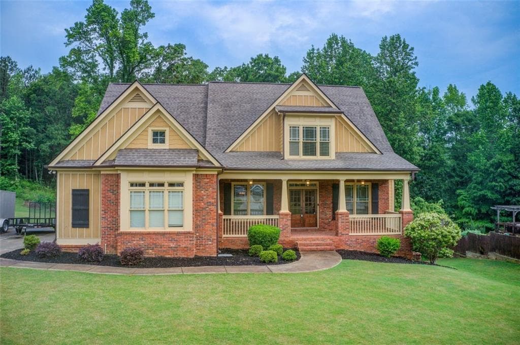 5 bedroom, 5 bathroom, 4,833 sq ft single family residence sold at 553 HUNTING HILLS Drive, Braselton, GA 30517