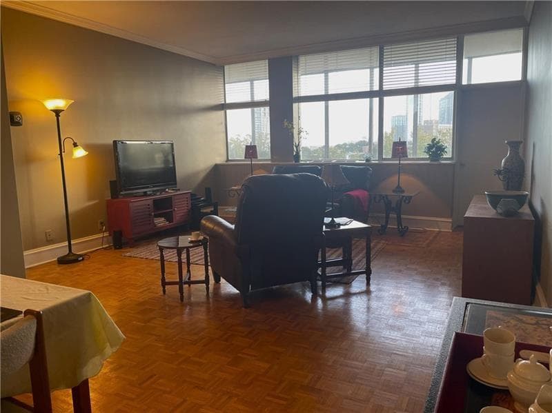 2 bedroom, 2 bathroom, 840 sq ft condominium for sale at 3060 Pharr Court North 609, Atlanta, GA 30305 — photo 4