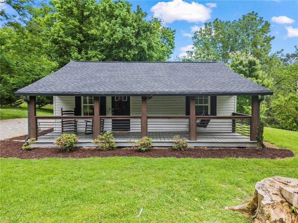 2 bedroom, 1 bathroom, 784 sq ft single family residence sold at 190 Old Blairsville Highway, Talking Rock, GA 30175