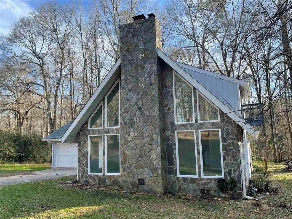 3 bedroom, 2 bathroom, 1,789 sq ft single family residence for sale at 2105 Honeybee Creek Drive, Griffin, GA 30224 — photo 4