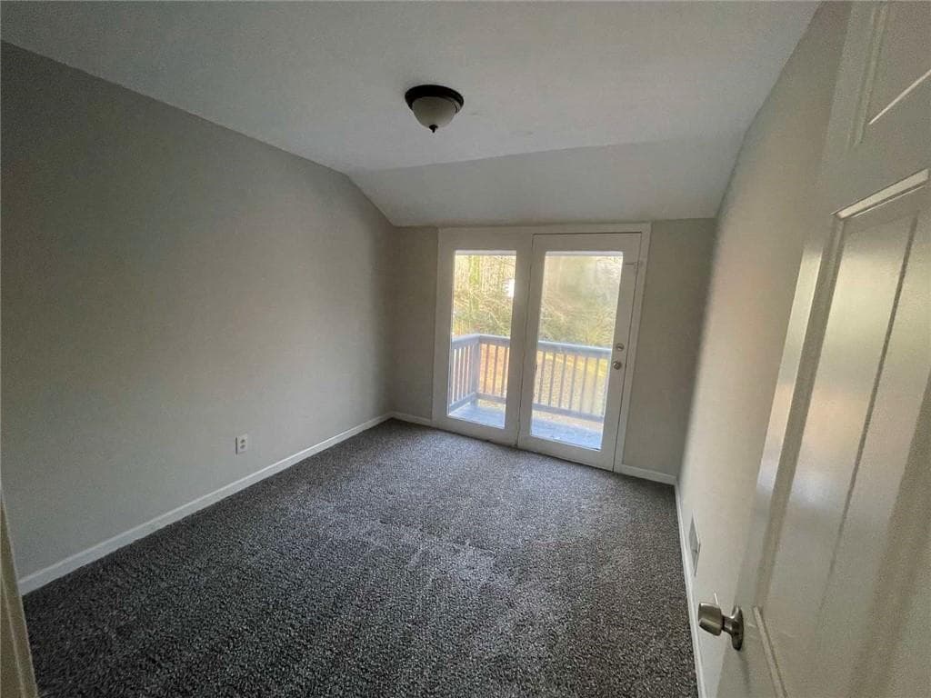 3 bedroom, 2 bathroom, 1,789 sq ft single family residence for sale at 2105 Honeybee Creek Drive, Griffin, GA 30224 — photo 9
