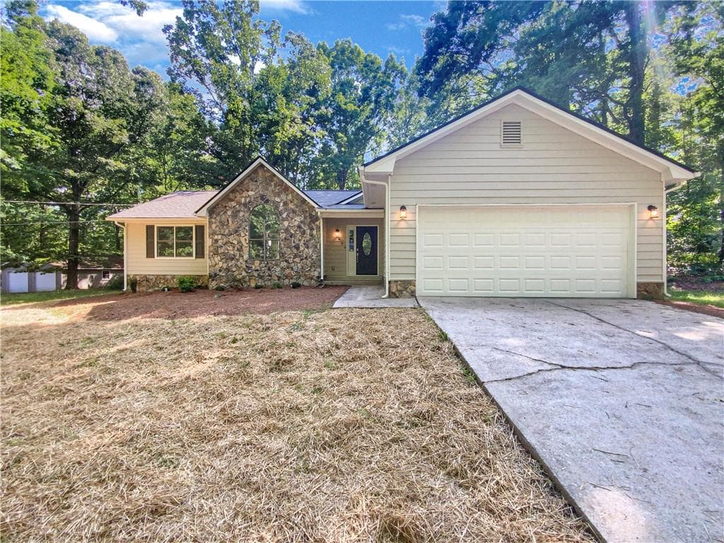 3 bedroom, 2 bathroom single family residence sold at 499 Mount Olive Road, Stockbridge, GA 30281