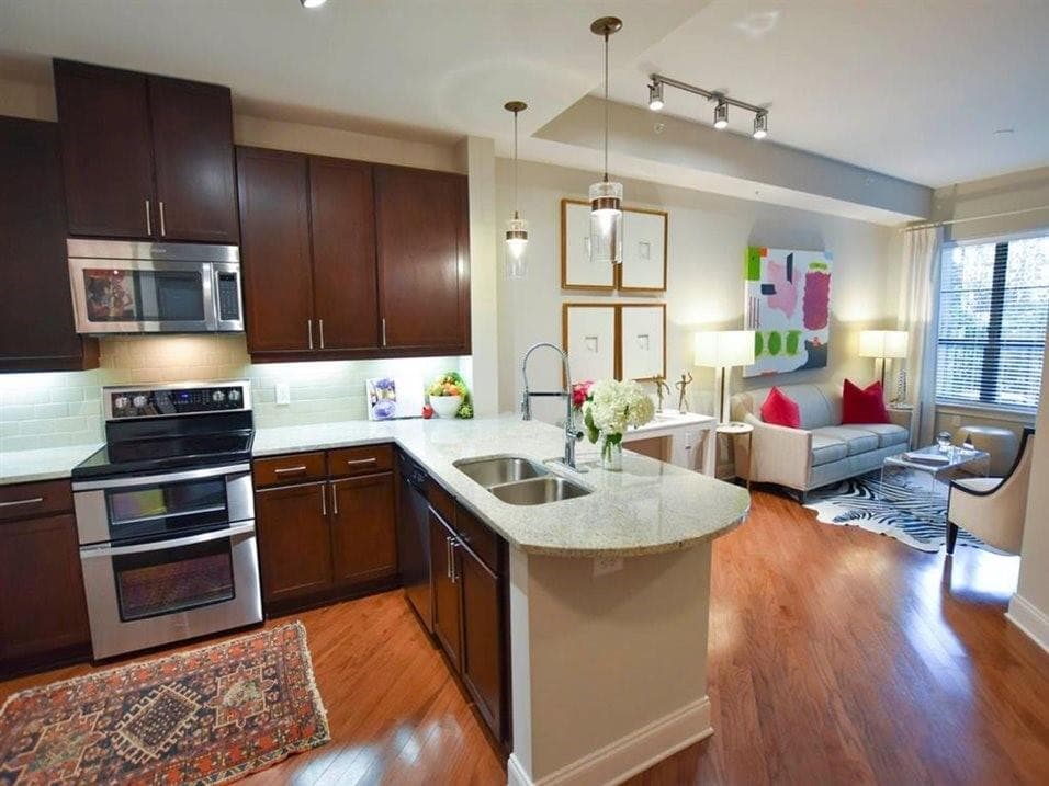 1 bedroom, 1 bathroom, 848 sq ft apartment for rent at 92 W Paces Ferry Road 9004, Atlanta, GA 30305 for $2,278 a month — photo 2