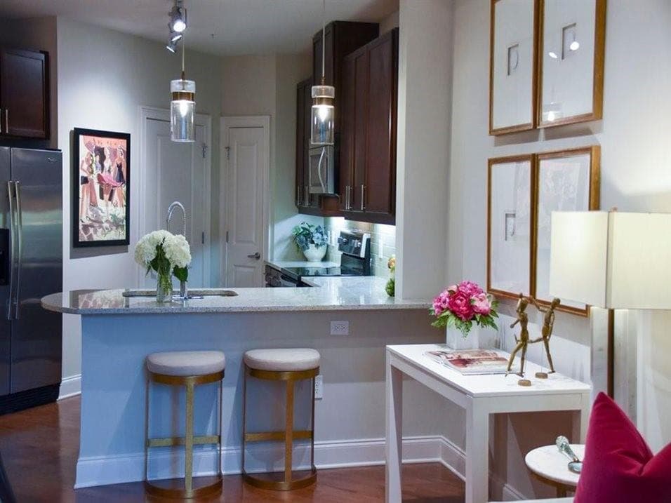 1 bedroom, 1 bathroom, 848 sq ft apartment for rent at 92 W Paces Ferry Road 9004, Atlanta, GA 30305 for $2,278 a month — photo 4