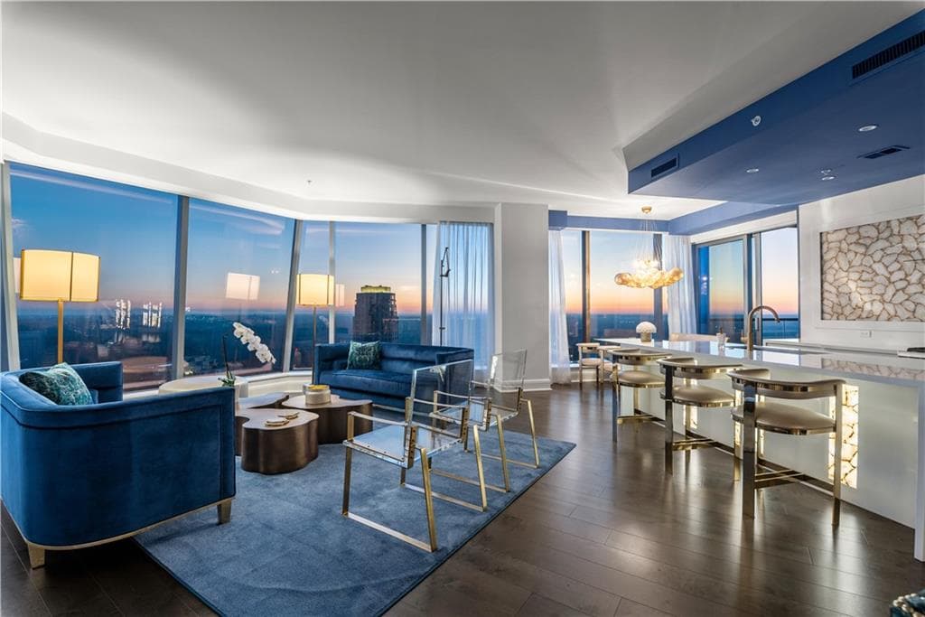2 bedroom, 3 bathroom, 3,127 sq ft condominium sold at 3344 Peachtree Road 4202, Atlanta, GA 30326