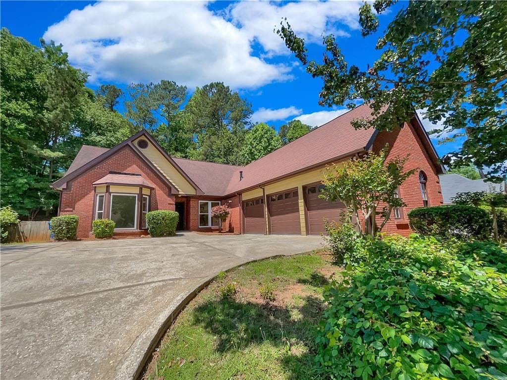 421 Thornbush Trace, Lawrenceville, GA 30046 — most recent listing photo