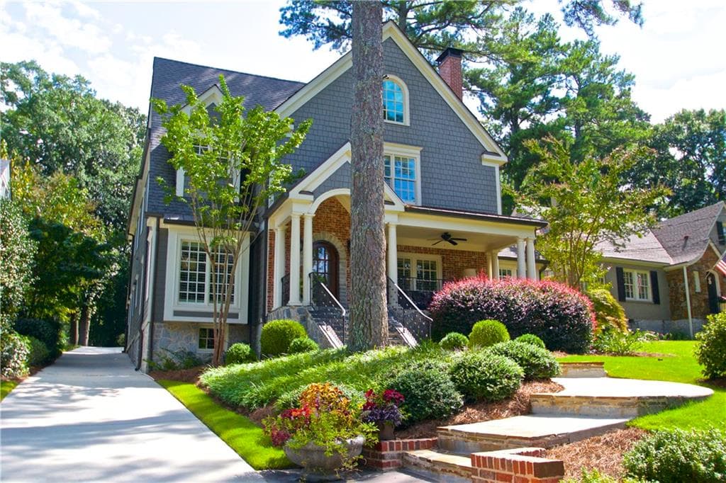 6 bedroom, 5,306 sq ft single family residence sold at 699 E Paces Ferry Road, Atlanta, GA 30305