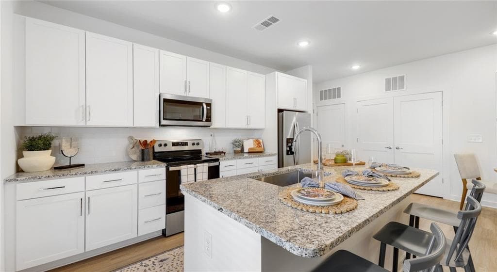 2 bedroom, 2 bathroom, 1,050 sq ft apartment for rent at 1010 Rosefinch Landing 6407, Hoschton, GA 30548 for $1,732 a month — photo 1 of 36