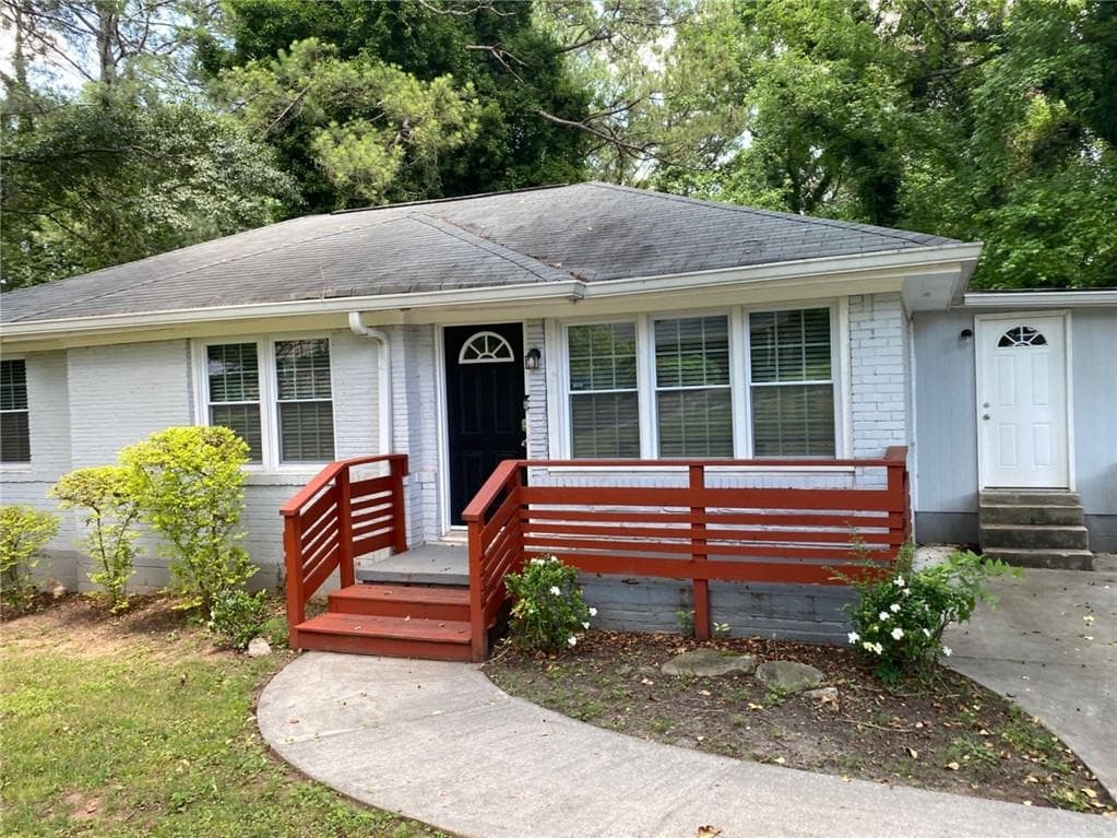 3 bedroom, 2 bathroom, 1,260 sq ft single family residence sold at 1992 Bandera Drive, Decatur, GA 30032