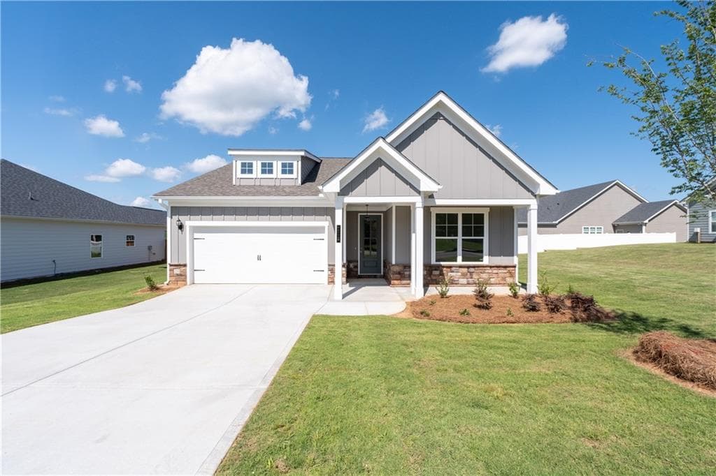 3 bedroom, 3 bathroom single family residence sold at 136 Applewood Way, Homer, GA 30547