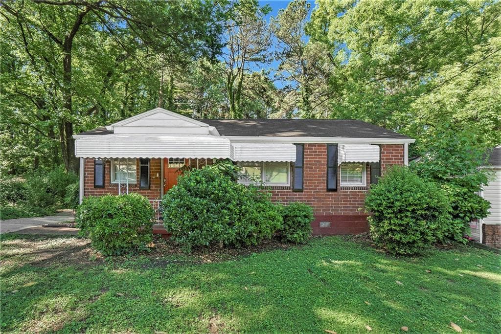 3 bedroom, 1 bathroom, 1,295 sq ft single family residence sold at 2576 Godfrey Drive, Atlanta, GA 30318