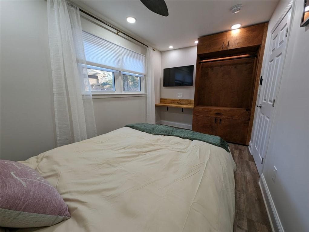 2 bedroom, 2 bathroom single family residence for rent at 1303 COLONY Drive Unit - C, Marietta, GA 30068 for $3,000 a month — photo 4