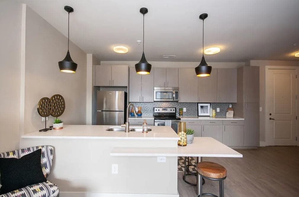 1 bedroom, 1 bathroom, 811 sq ft apartment for rent at 245 E Trinity Place 1154, Decatur, GA 30030 for $2,012 a month — photo 3