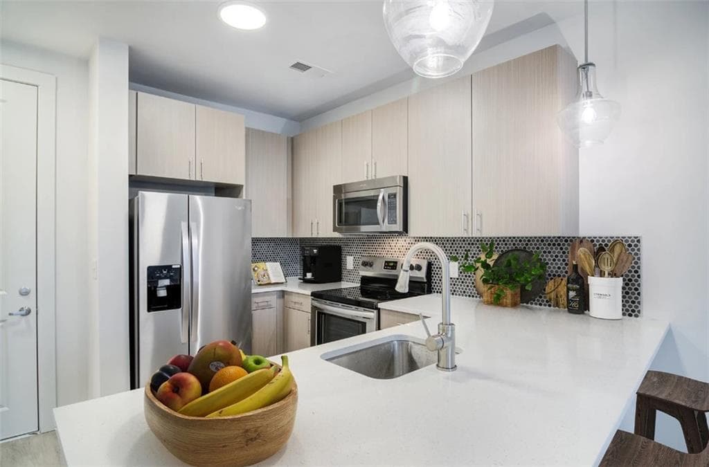 1 bedroom, 1 bathroom, 811 sq ft apartment for rent at 245 E Trinity Place 1154, Decatur, GA 30030 for $2,012 a month — photo 5