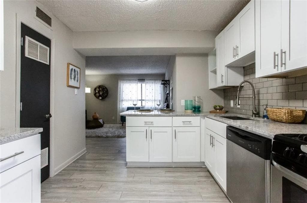 2 bedroom, 1 bathroom apartment for rent at 2035 Memorial Drive 0102, Atlanta, GA 30317 for $1,349 a month — photo 3