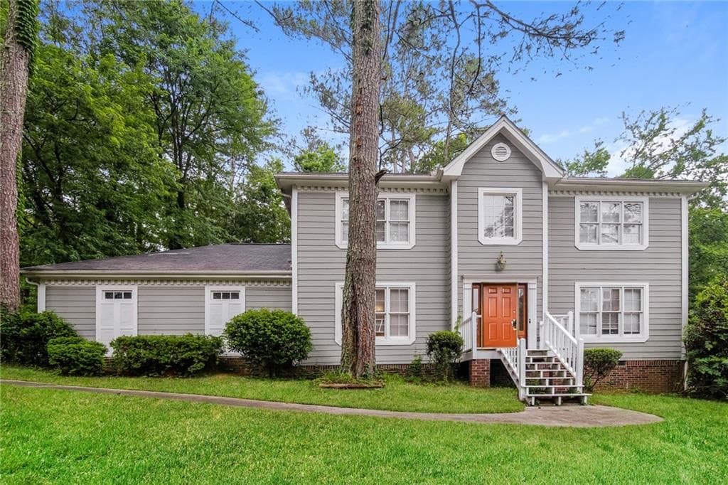 3 bedroom, 3 bathroom single family residence sold at 2848 Creekwood Drive, Snellville, GA 30078