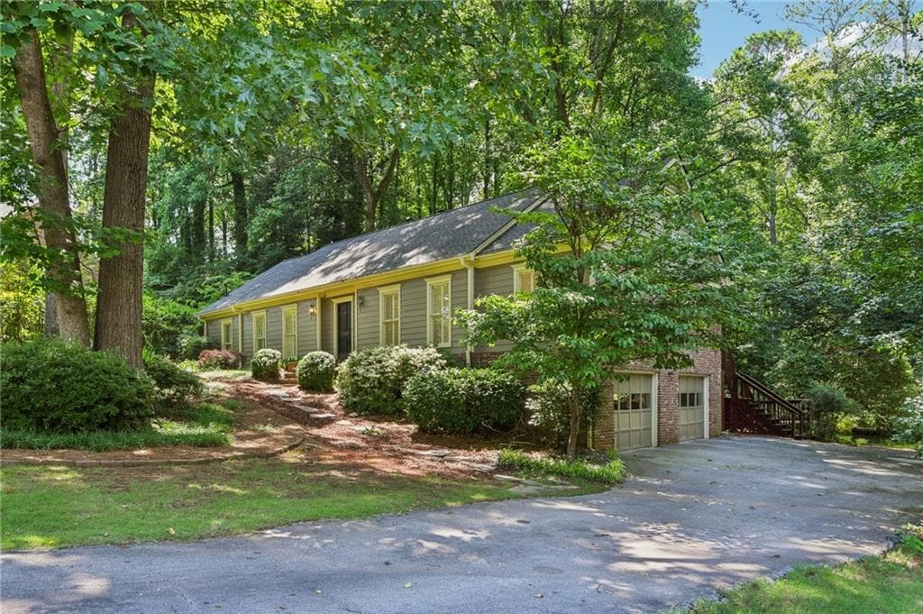 2572 Midvale Forest Drive, Tucker, GA 30084 — most recent listing photo