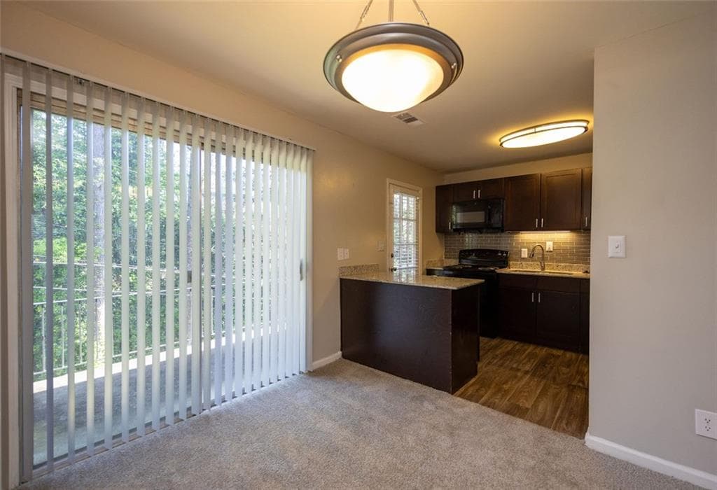 2 bedroom, 2 bathroom, 1,107 sq ft apartment for rent at 4883 Roswell Road 9V, Atlanta, GA 30342 for $1,369 a month — photo 4