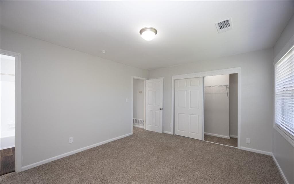 2 bedroom, 2 bathroom, 1,107 sq ft apartment for rent at 4883 Roswell Road 9V, Atlanta, GA 30342 for $1,369 a month — photo 8