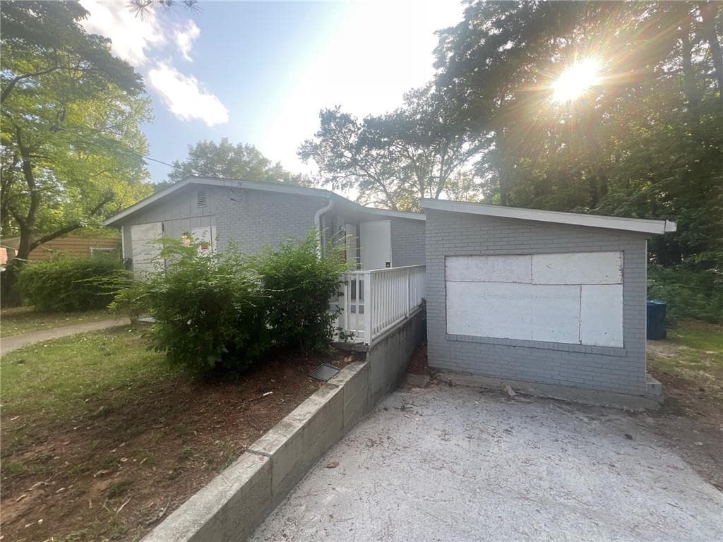 4 bedroom, 2 bathroom, 1,136 sq ft single family residence sold at 366 Hamilton E Holmes Drive, Atlanta, GA 30318
