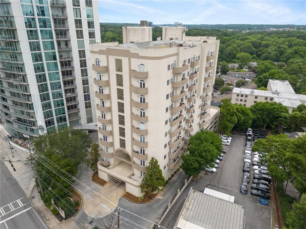 2 bedroom, 2 bathroom, 1,193 sq ft condominium sold at 2161 Peachtree Road 606, Atlanta, GA 30309
