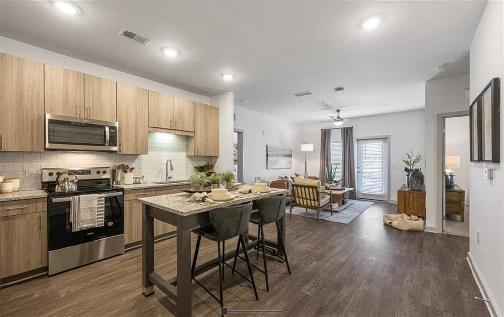 2 bedroom, 2 bathroom, 1,147 sq ft apartment for rent at 1230 Joe Frank Harris Parkway 3202, Cartersville, GA 30120 for $1,580 a month — photo 1 of 22