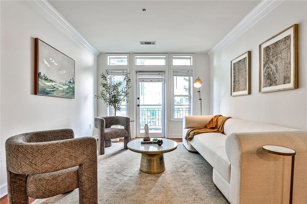 1 bedroom, 1 bathroom, 793 sq ft condominium sold at 3334 Peachtree Road 704, Atlanta, GA 30326