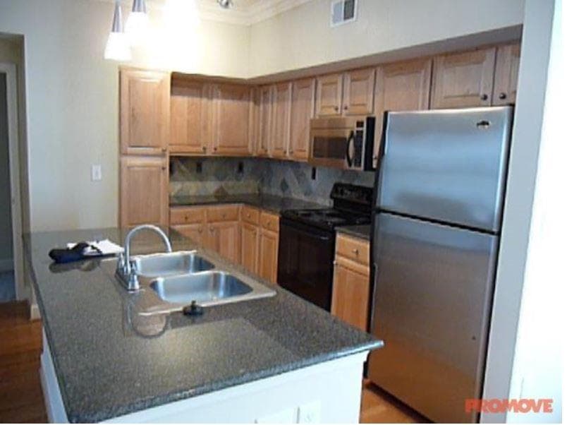 1 bedroom, 1 bathroom, 1,049 sq ft apartment for rent at 3460 Kingsboro Road 537, Atlanta, GA 30326 for $1,533 a month — photo 2