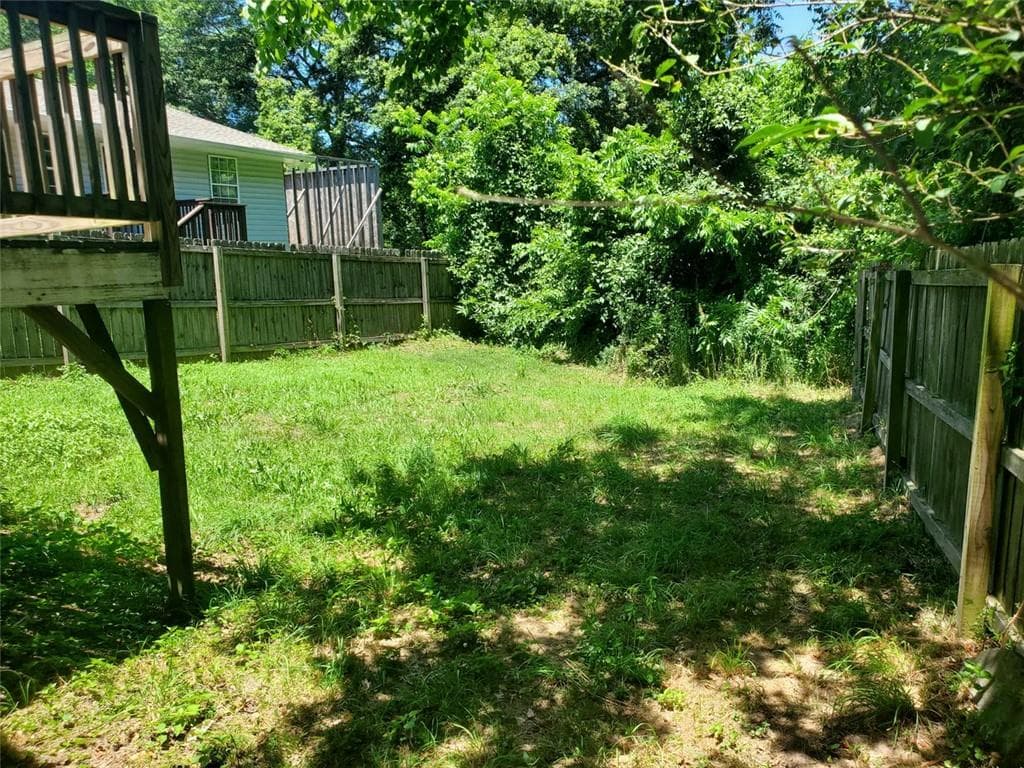 4 bedroom, 3 bathroom single family residence under contract at 2159 Martin Luther King, Jr. Drive, Atlanta, GA 30310 — photo 5