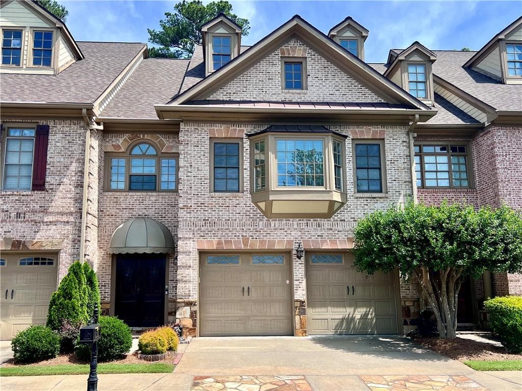3 bedroom, 4 bathroom townhouse sold at 6204 Clapham Lane, Duluth, GA 30097