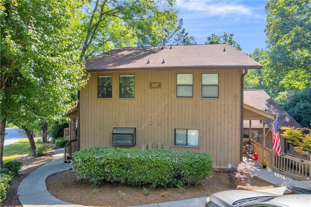 1802 Pine Tree Drive, Buford, GA 30518 — most recent listing photo