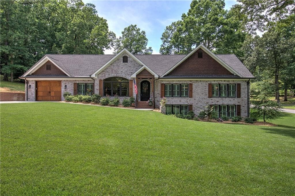 4 bedroom, 3 bathroom single family residence sold at 200 Sherwood Drive, Calhoun, GA 30701