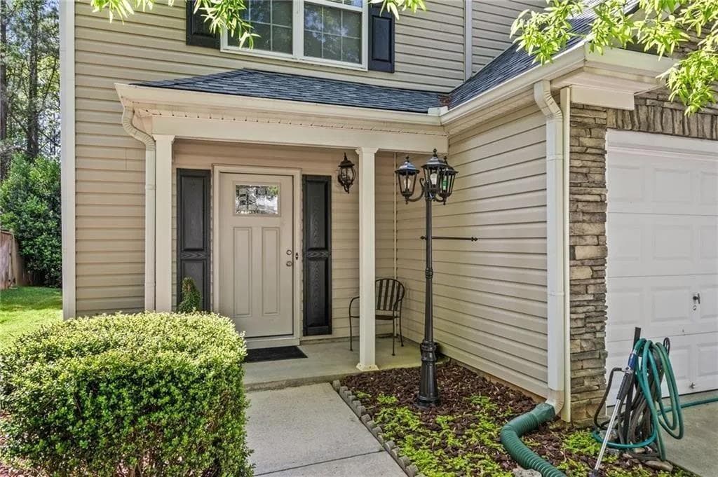 3 bedroom, 3 bathroom, 1,680 sq ft single family residence for rent at 173 Village Trace, Woodstock, GA 30188 for $2,300 a month — photo 2