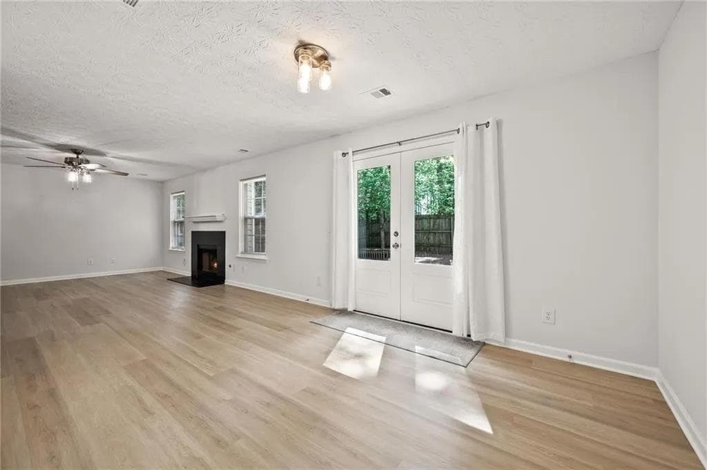 3 bedroom, 3 bathroom, 1,680 sq ft single family residence for rent at 173 Village Trace, Woodstock, GA 30188 for $2,300 a month — photo 4