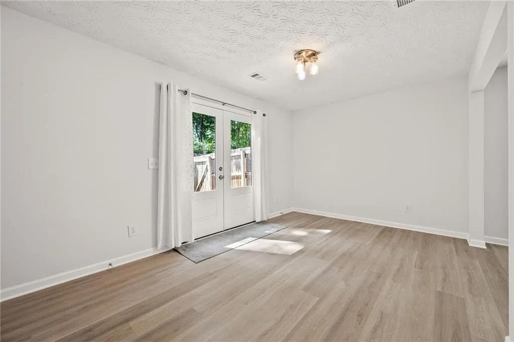 3 bedroom, 3 bathroom, 1,680 sq ft single family residence for rent at 173 Village Trace, Woodstock, GA 30188 for $2,300 a month — photo 5