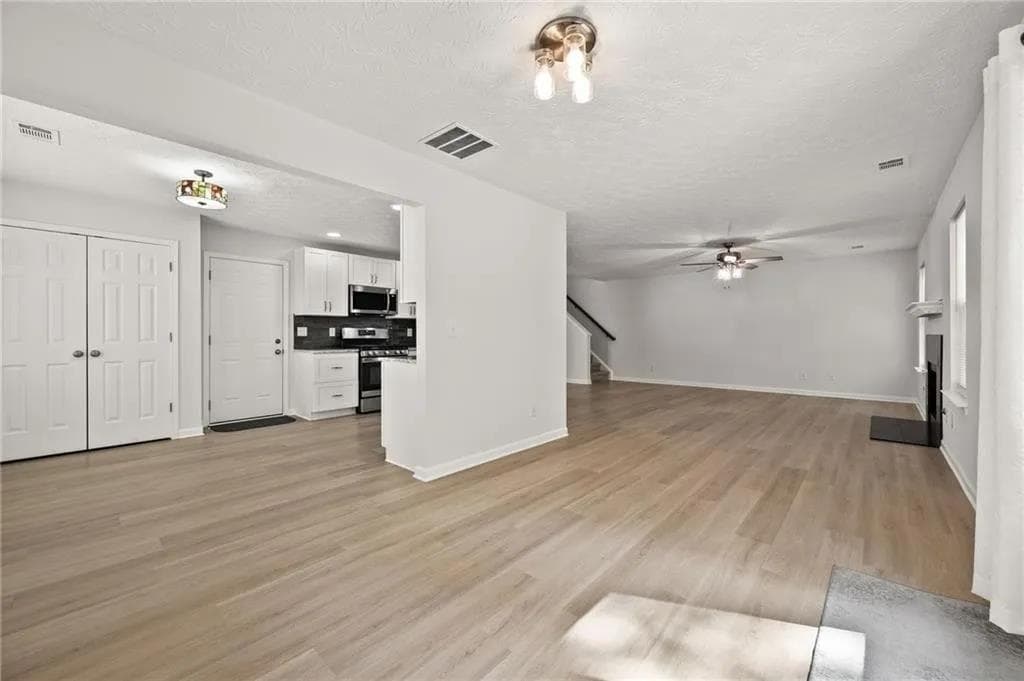3 bedroom, 3 bathroom, 1,680 sq ft single family residence for rent at 173 Village Trace, Woodstock, GA 30188 for $2,300 a month — photo 8